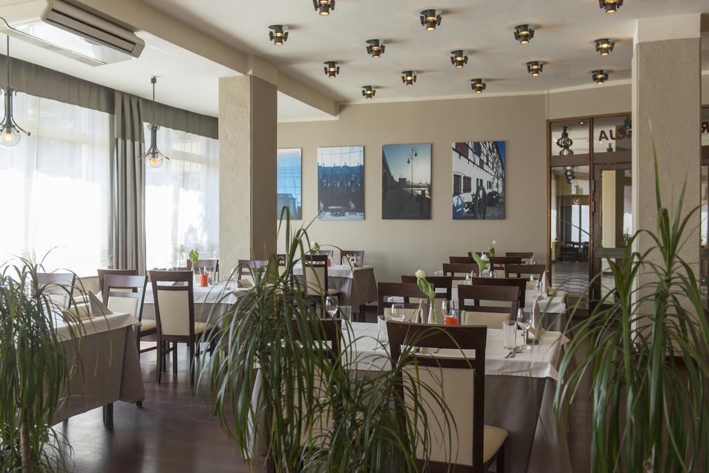 Hotel Gorzow กอร์ซุฟเวียลคอปอลสกี ภายนอก รูปภาพ