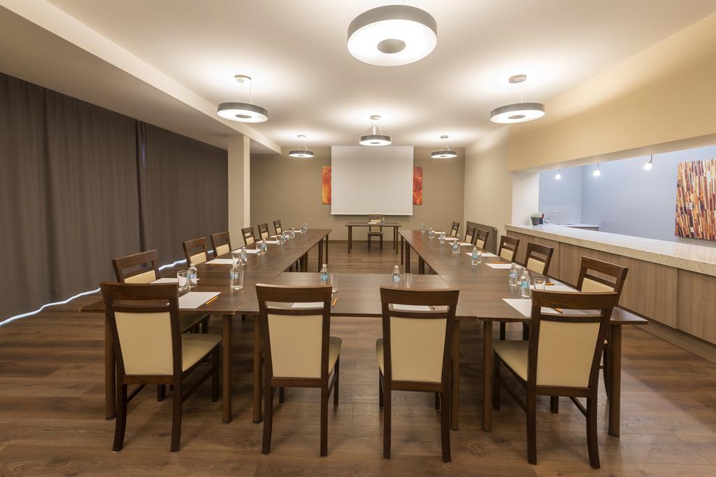Hotel Gorzow กอร์ซุฟเวียลคอปอลสกี ภายนอก รูปภาพ