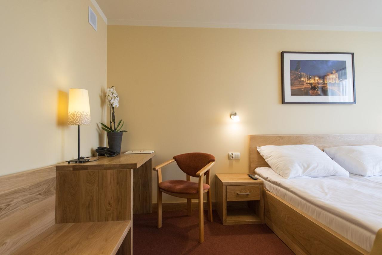 Hotel Gorzow กอร์ซุฟเวียลคอปอลสกี ภายนอก รูปภาพ