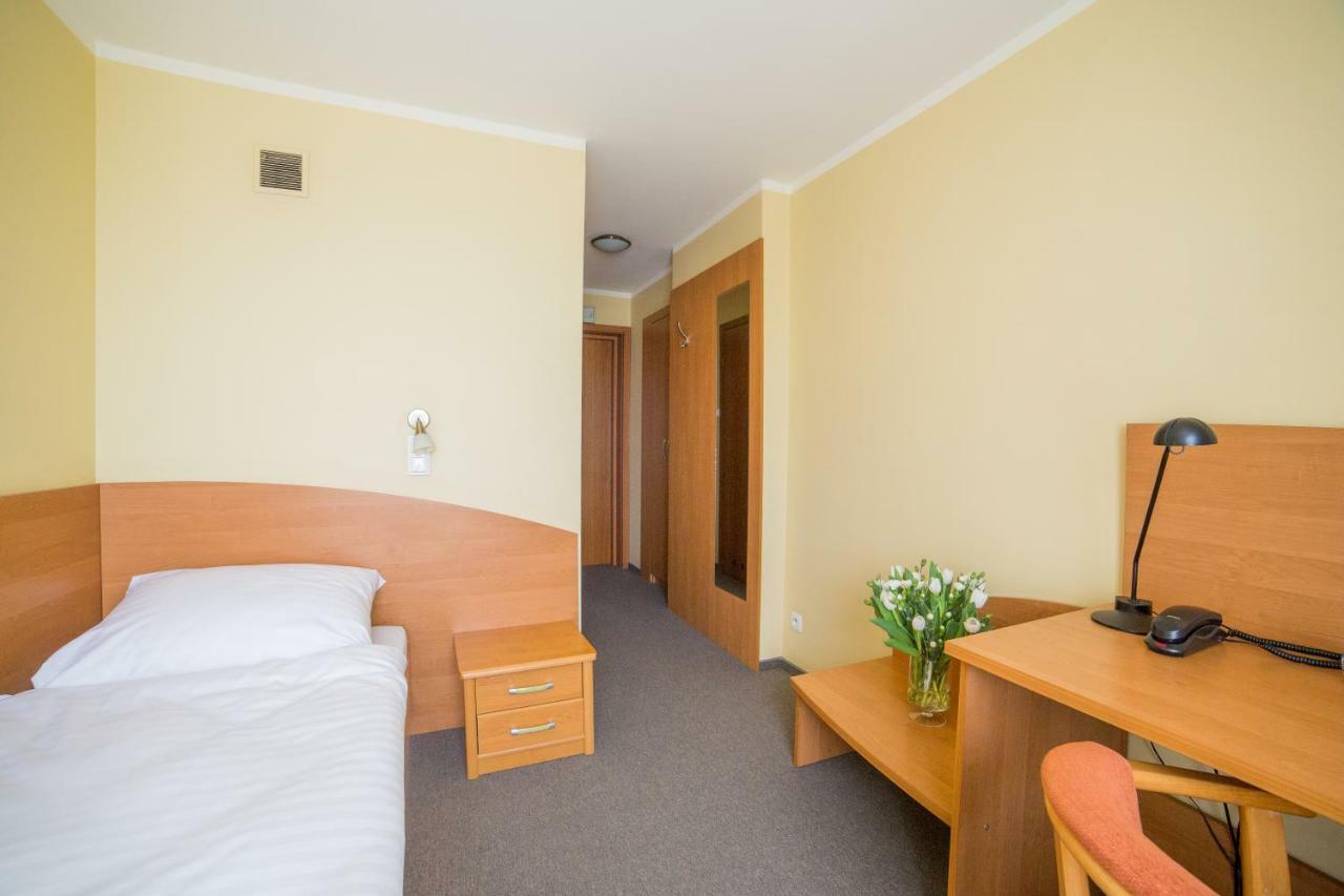 Hotel Gorzow กอร์ซุฟเวียลคอปอลสกี ภายนอก รูปภาพ