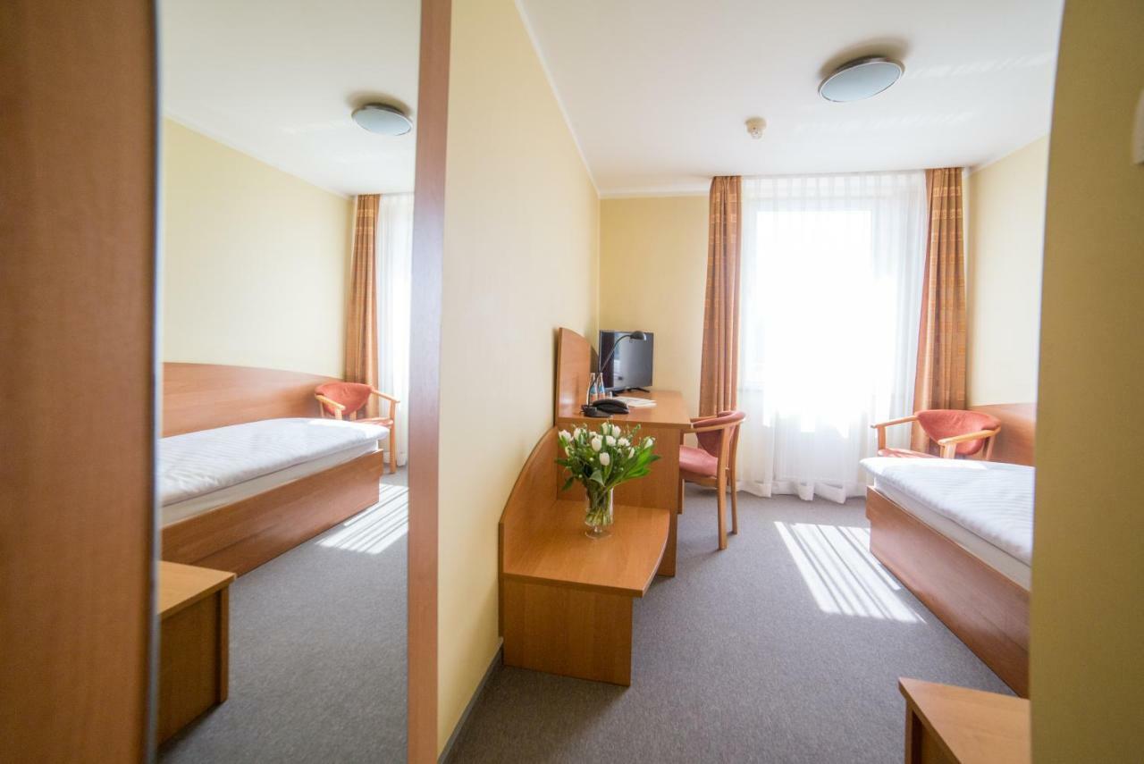 Hotel Gorzow กอร์ซุฟเวียลคอปอลสกี ภายนอก รูปภาพ