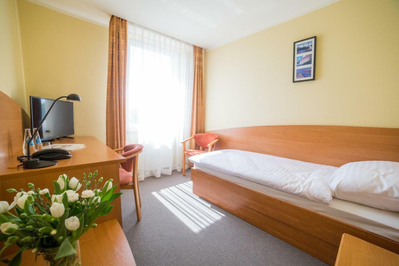 Hotel Gorzow กอร์ซุฟเวียลคอปอลสกี ภายนอก รูปภาพ