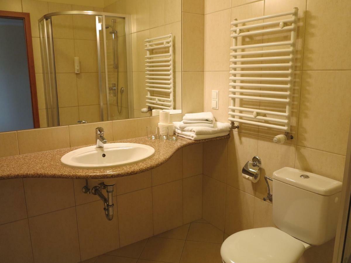 Hotel Gorzow กอร์ซุฟเวียลคอปอลสกี ภายนอก รูปภาพ