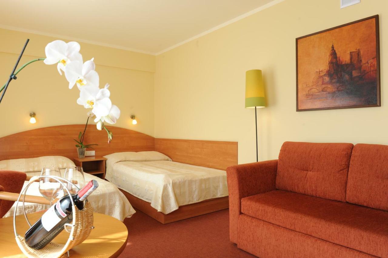Hotel Gorzow กอร์ซุฟเวียลคอปอลสกี ภายนอก รูปภาพ