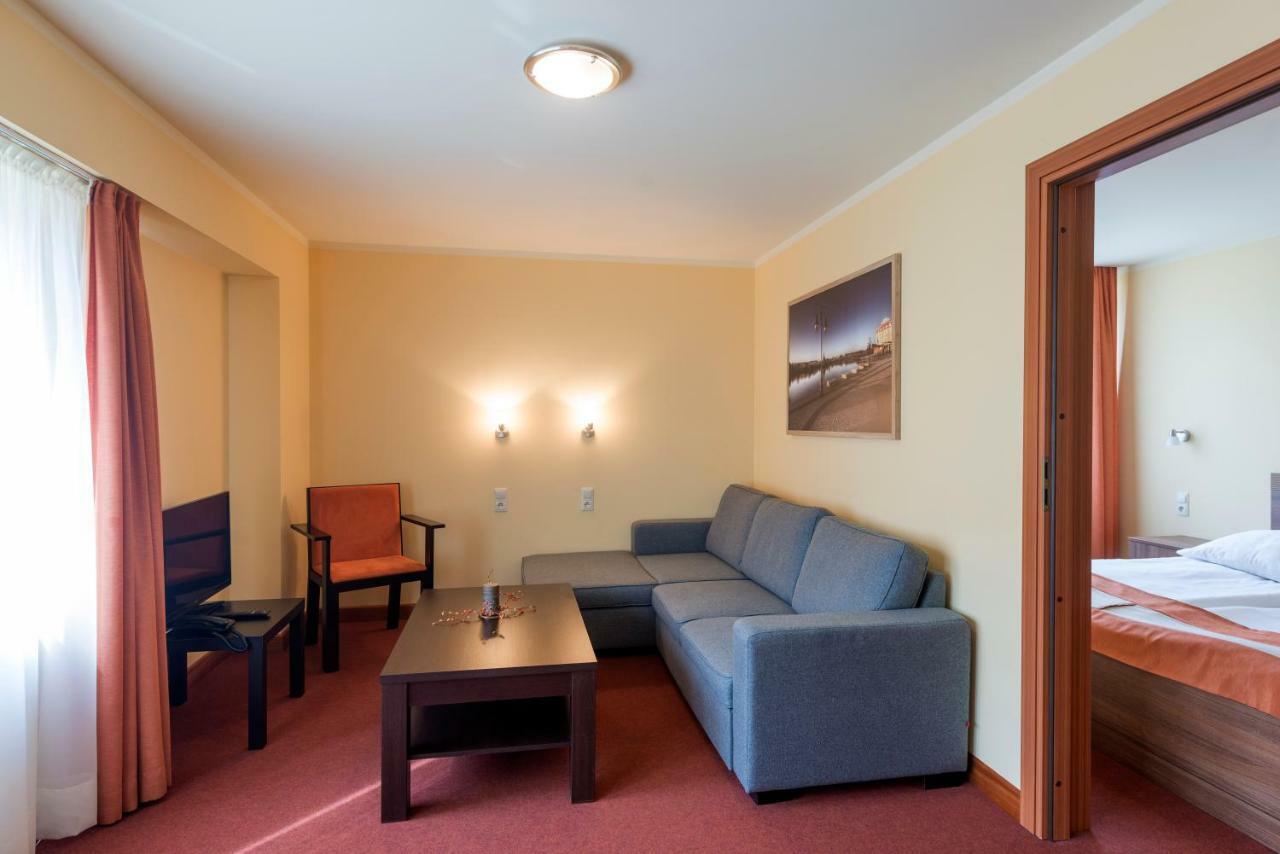 Hotel Gorzow กอร์ซุฟเวียลคอปอลสกี ภายนอก รูปภาพ
