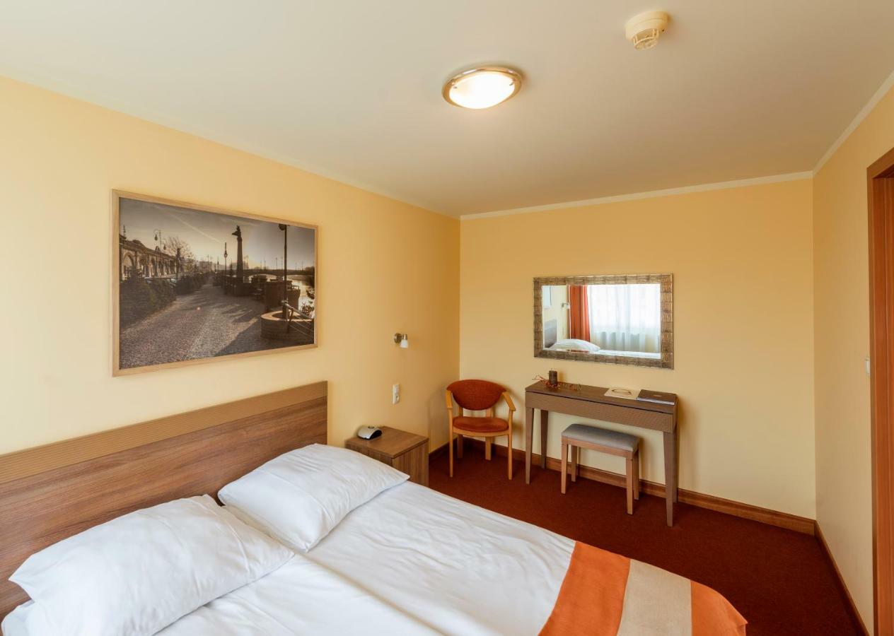 Hotel Gorzow กอร์ซุฟเวียลคอปอลสกี ภายนอก รูปภาพ